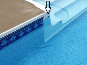 water level line in swimming pool